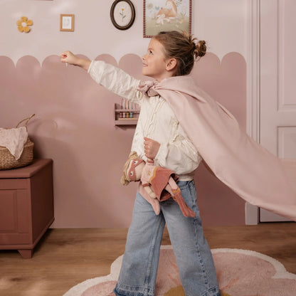 בובת גיבורת על רוזה Little Dutch