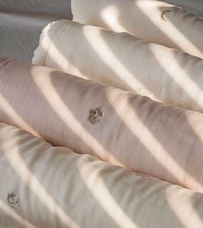 שמיכת במבוק חורפית | עש