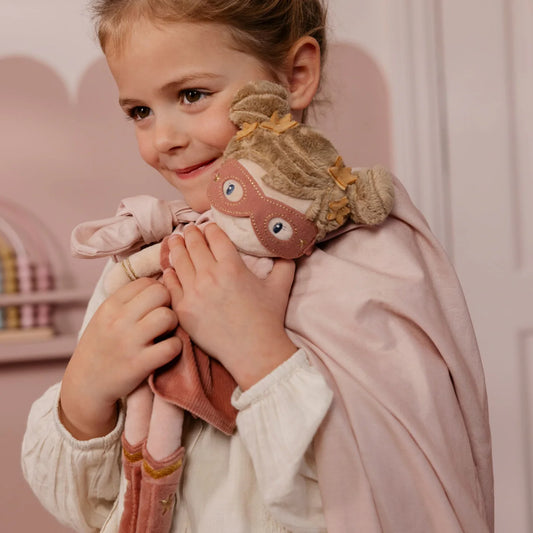 בובת גיבורת על רוזה Little Dutch