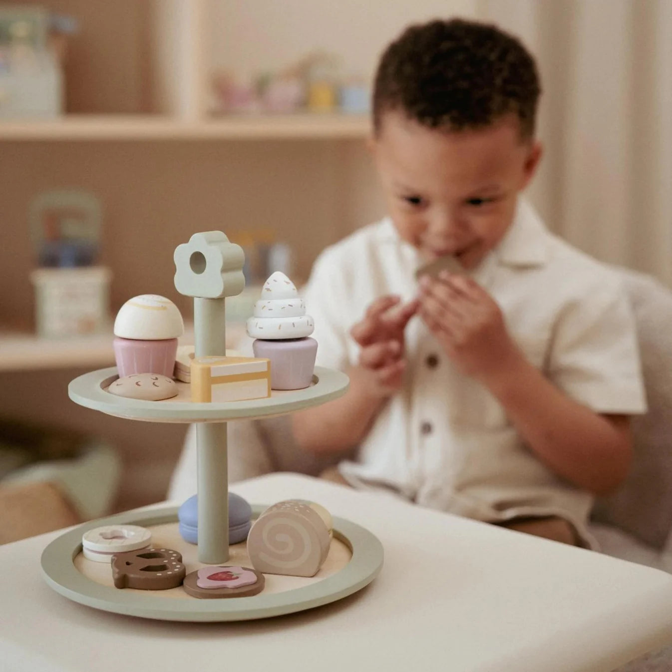 מעמד לעוגות מעץ Little Dutch