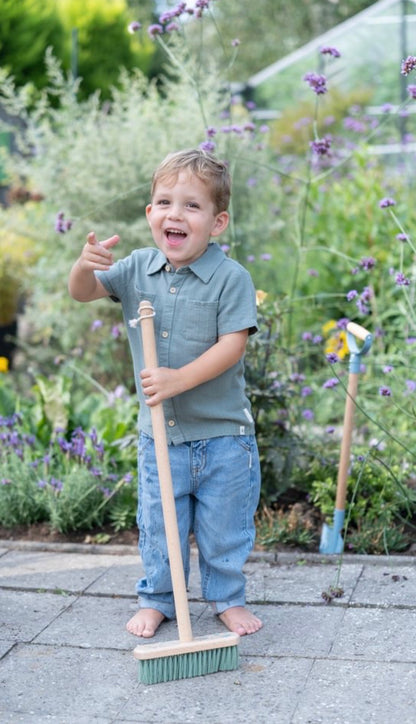 מטאטא מעץ לילדים Little Dutch