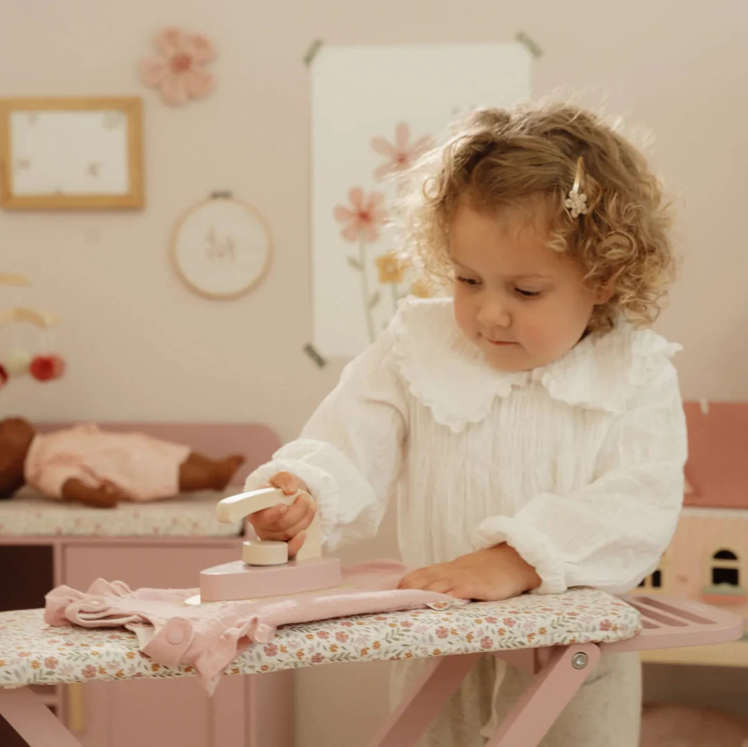 קרש גיהוץ ומגהץ מעץ | Little Dutch