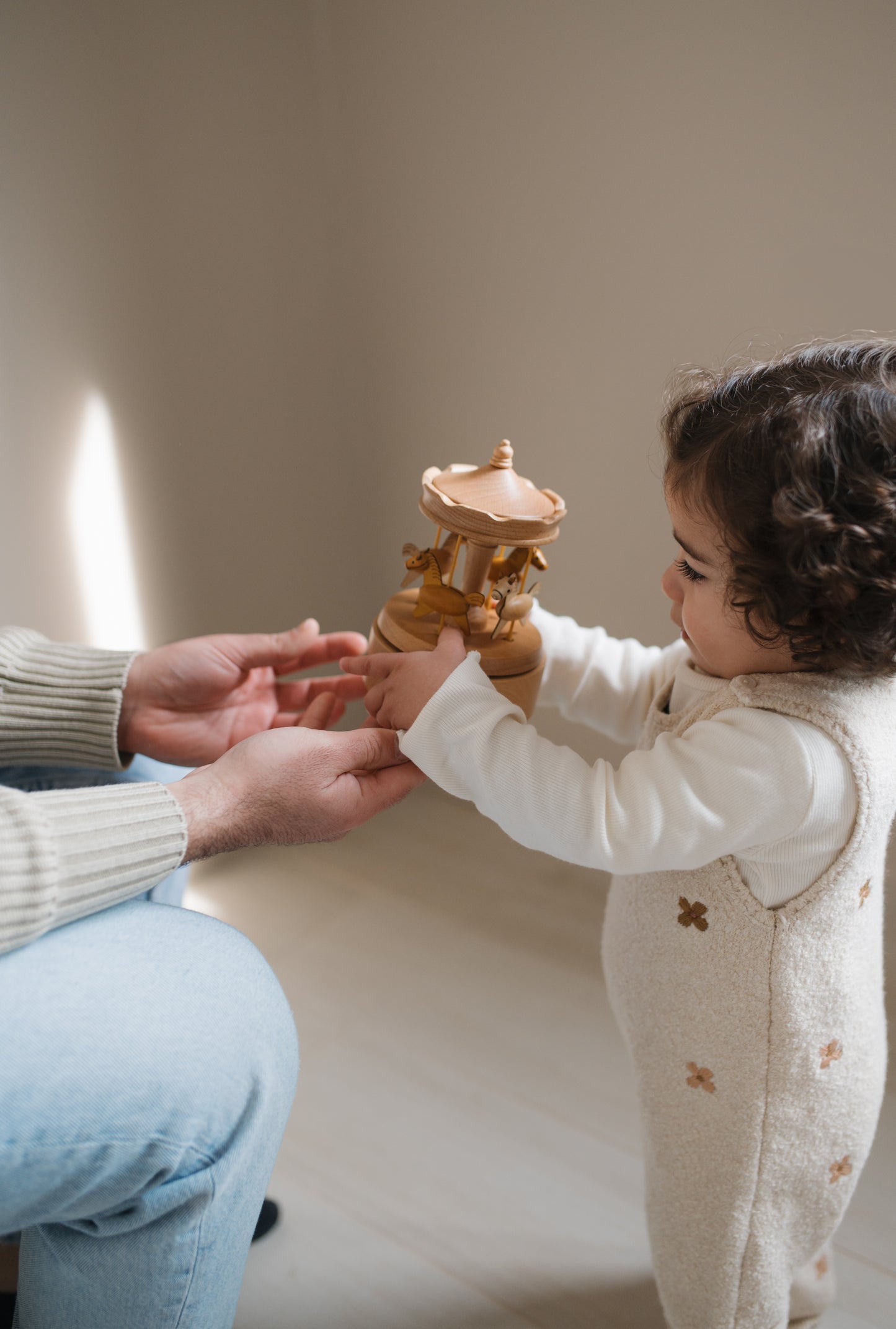 תיבת מוסיקה| קרוסלה סוסים chimes of music