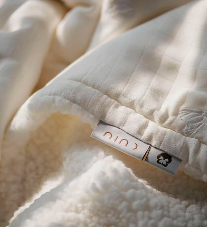 שמיכת במבוק חורפית | עש