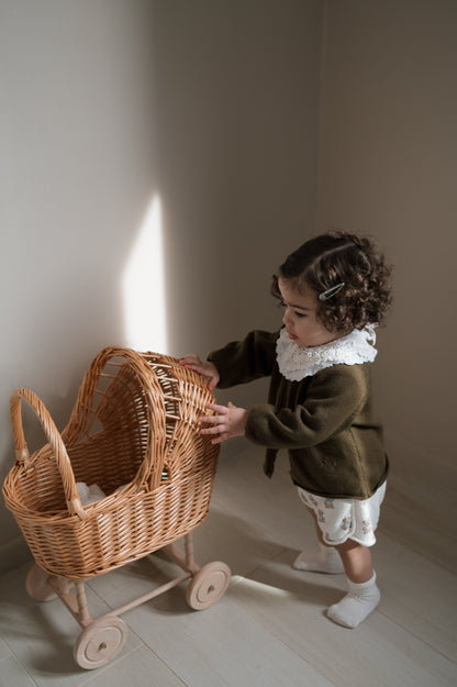 עגלת בובה מקש מרופדת