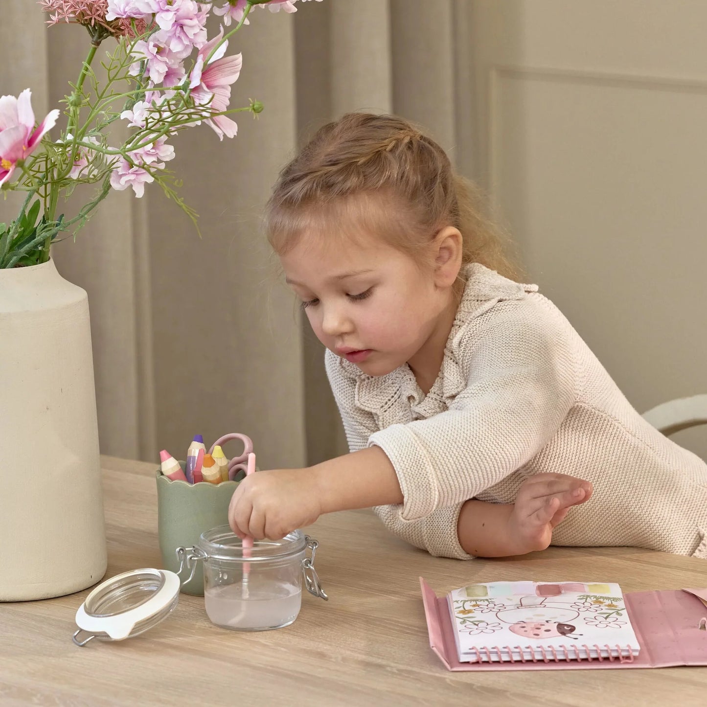 חוברת צביעה במים עם מדבקות | רוזה גן פיות Little Dutch