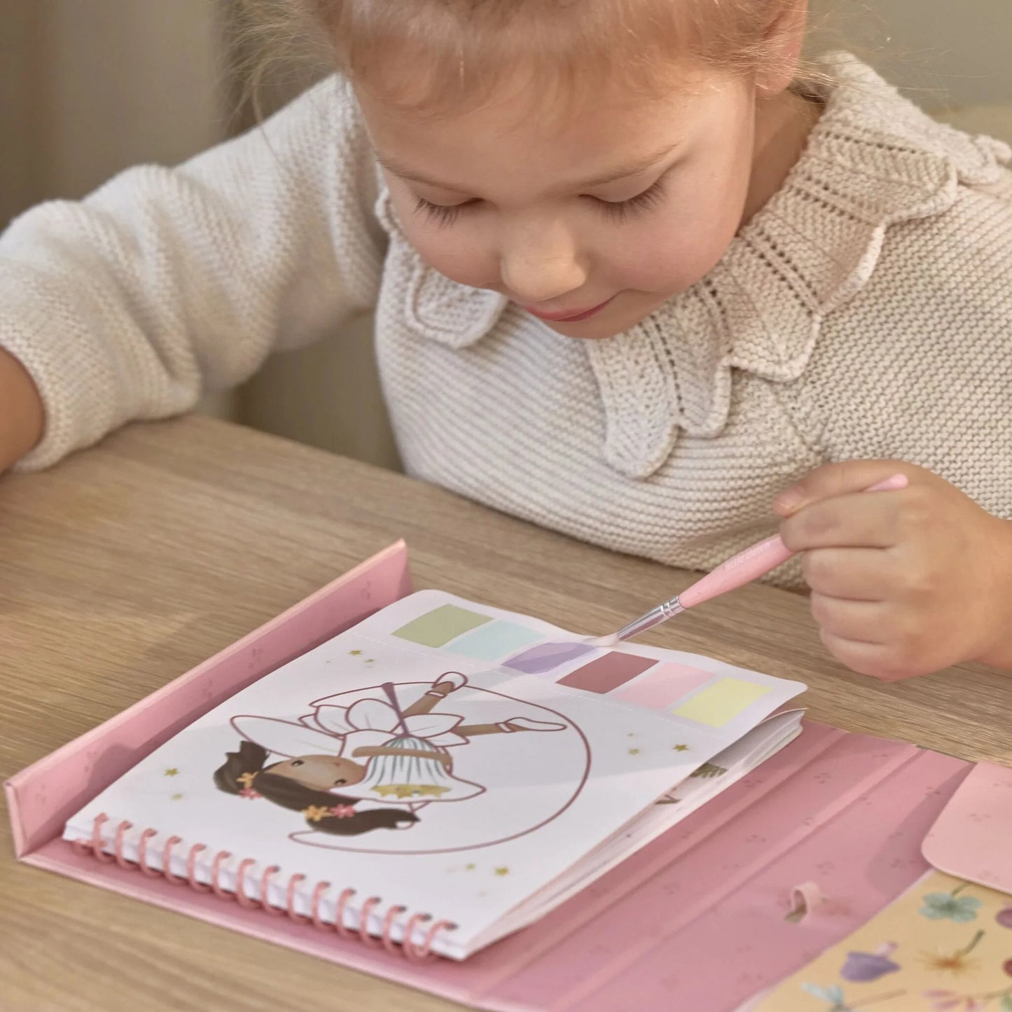 חוברת צביעה במים עם מדבקות | רוזה גן פיות Little Dutch