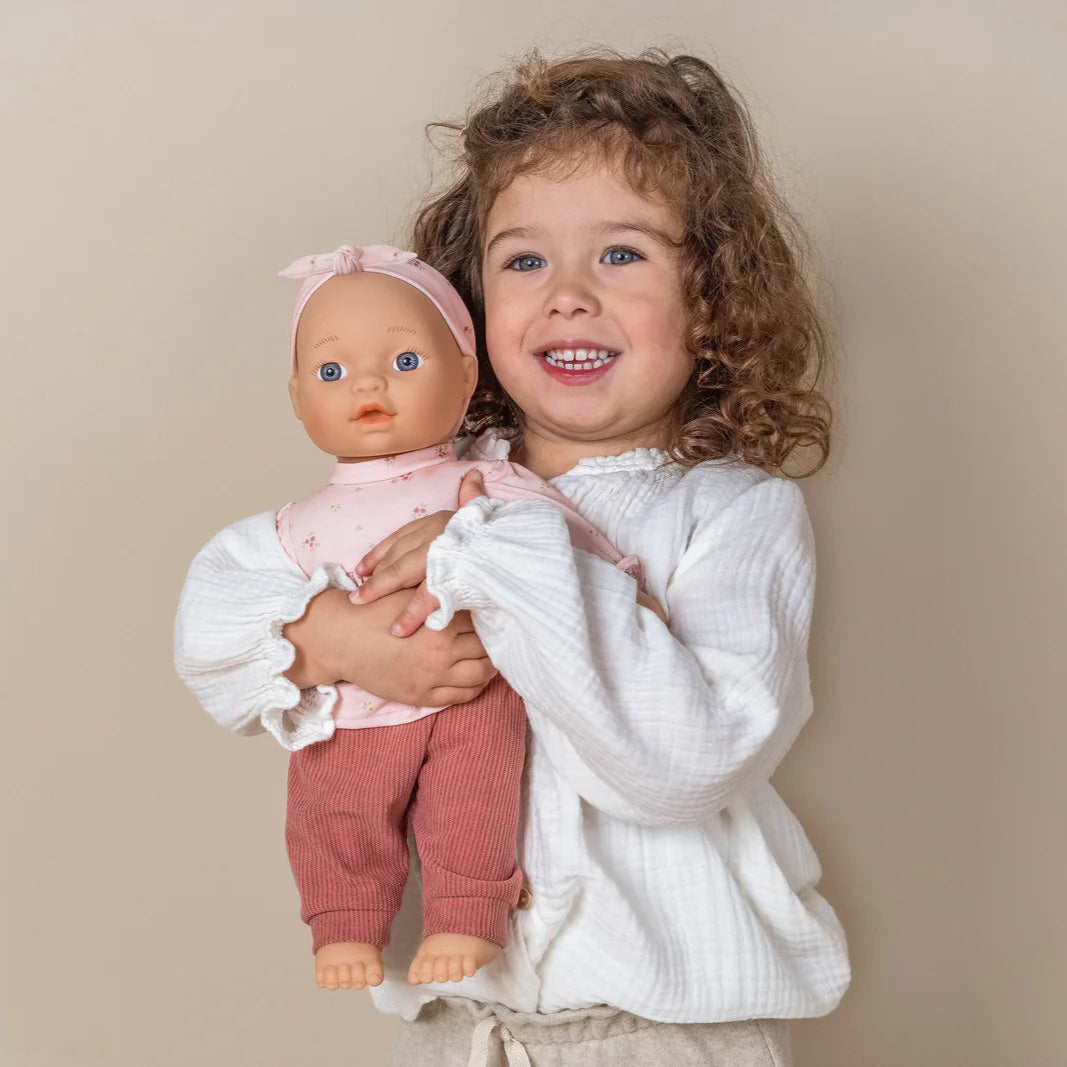 לילי הבובה little Dutch