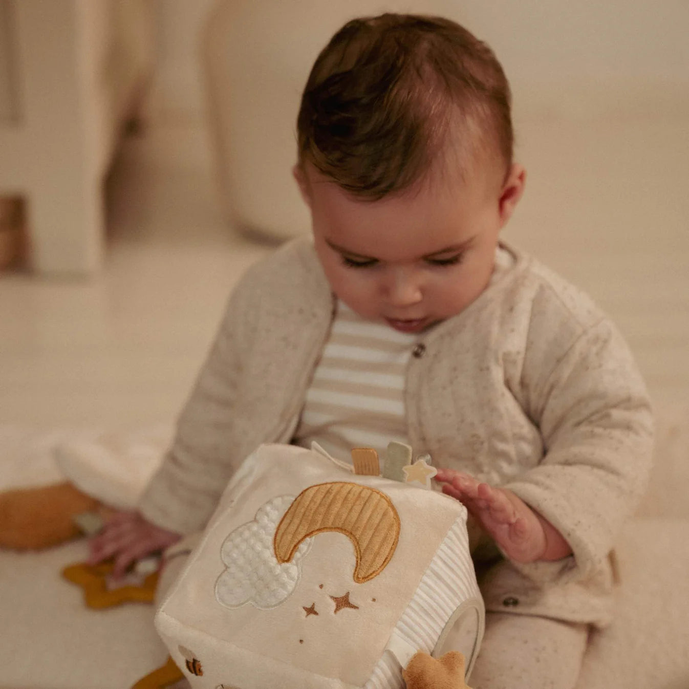 קוביית פעילות רכה | Newborn Naturals
