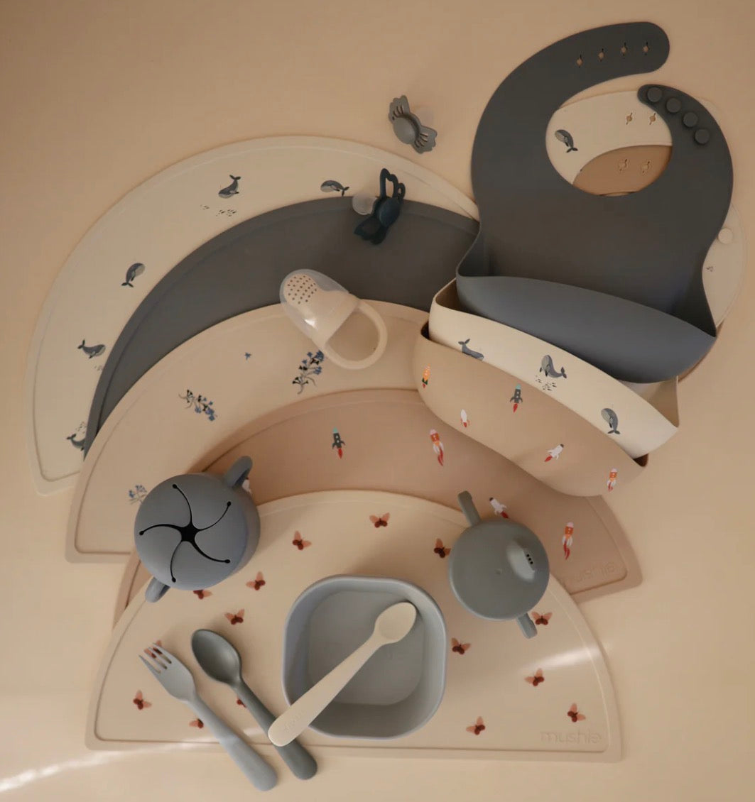 כוס אימון סיפי Mushie| סמוק