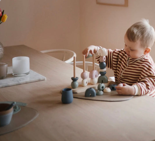 משחק השחלה רב צורות מעץ Mushie