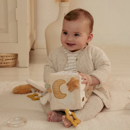 קוביית פעילות רכה | Newborn Naturals