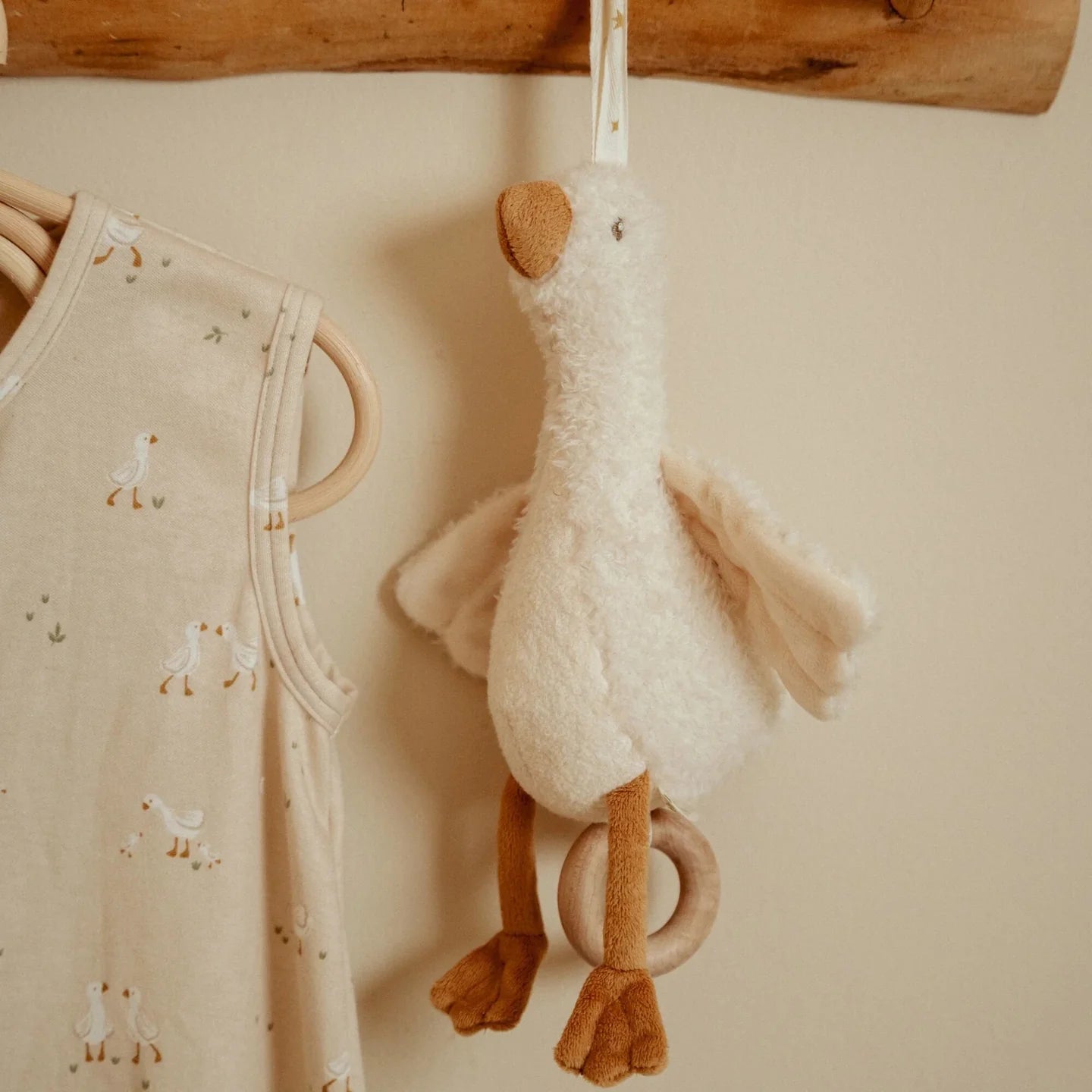 תיבת נגינה אווז Goose Musical Pull Toy | newborn naturals Little Dutch