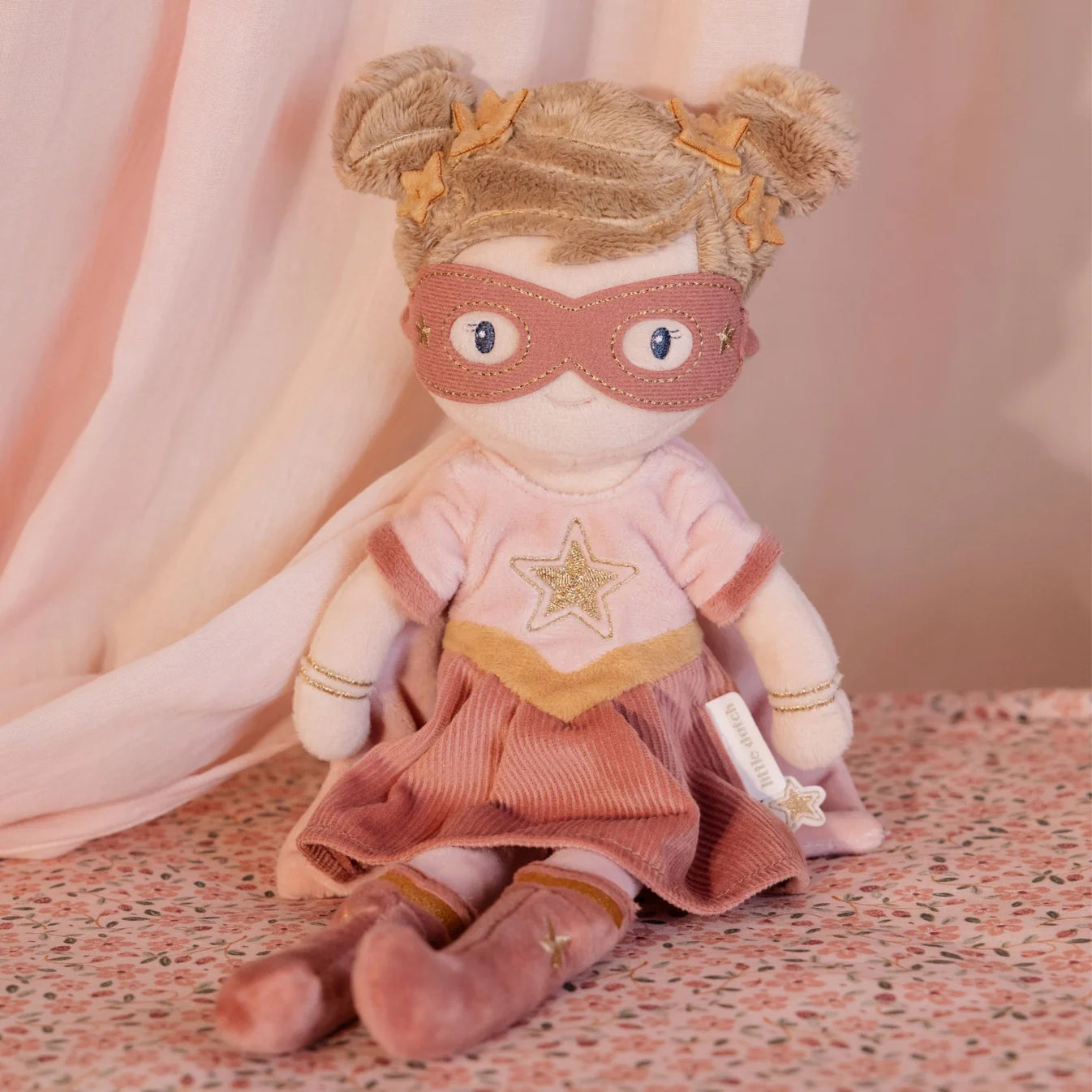 בובת גיבורת על רוזה Little Dutch
