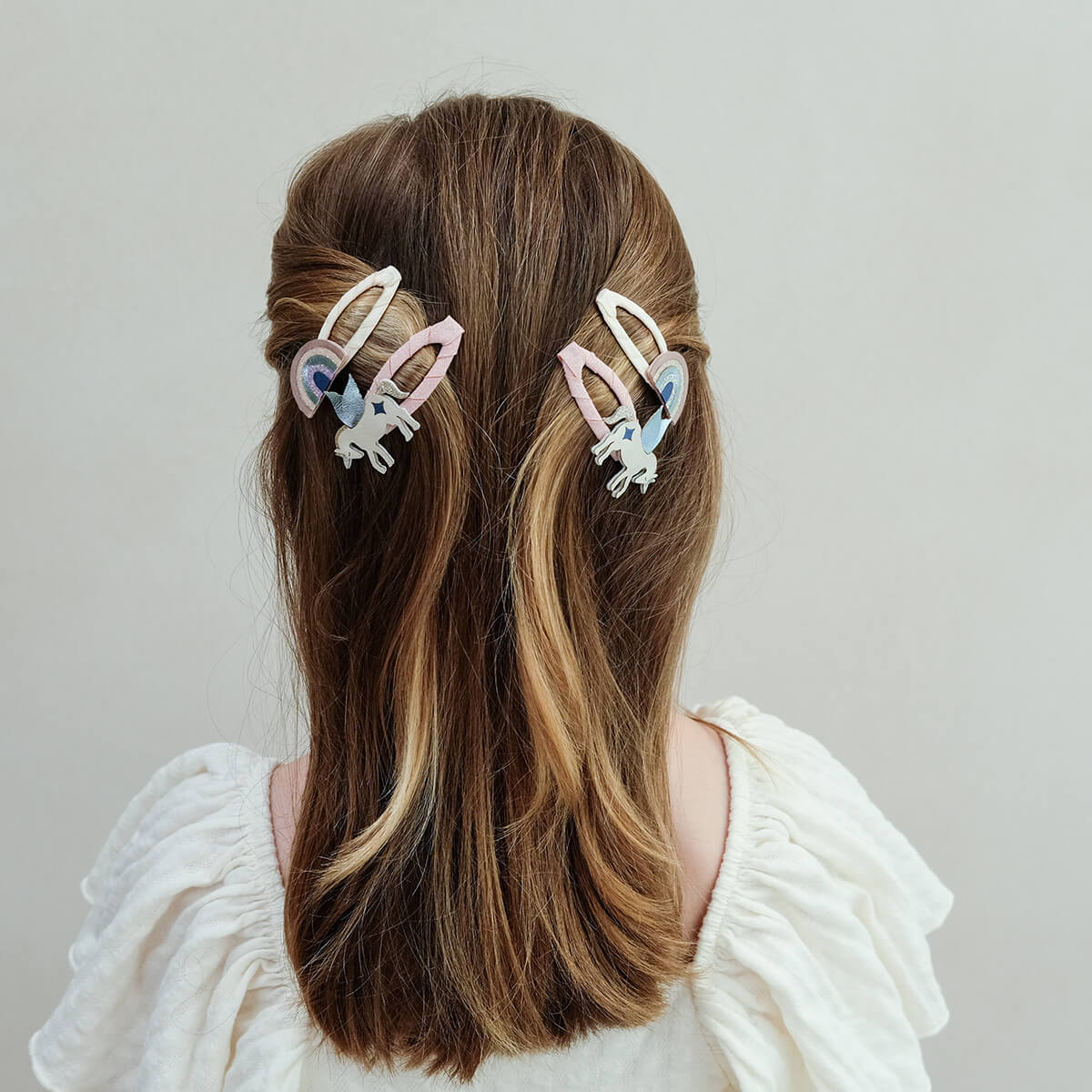 סט 4 סיכות לשיער חד קרן וקשת נוצצת Unicorn & Rainbow Hair Clips
Mimi&Lula
