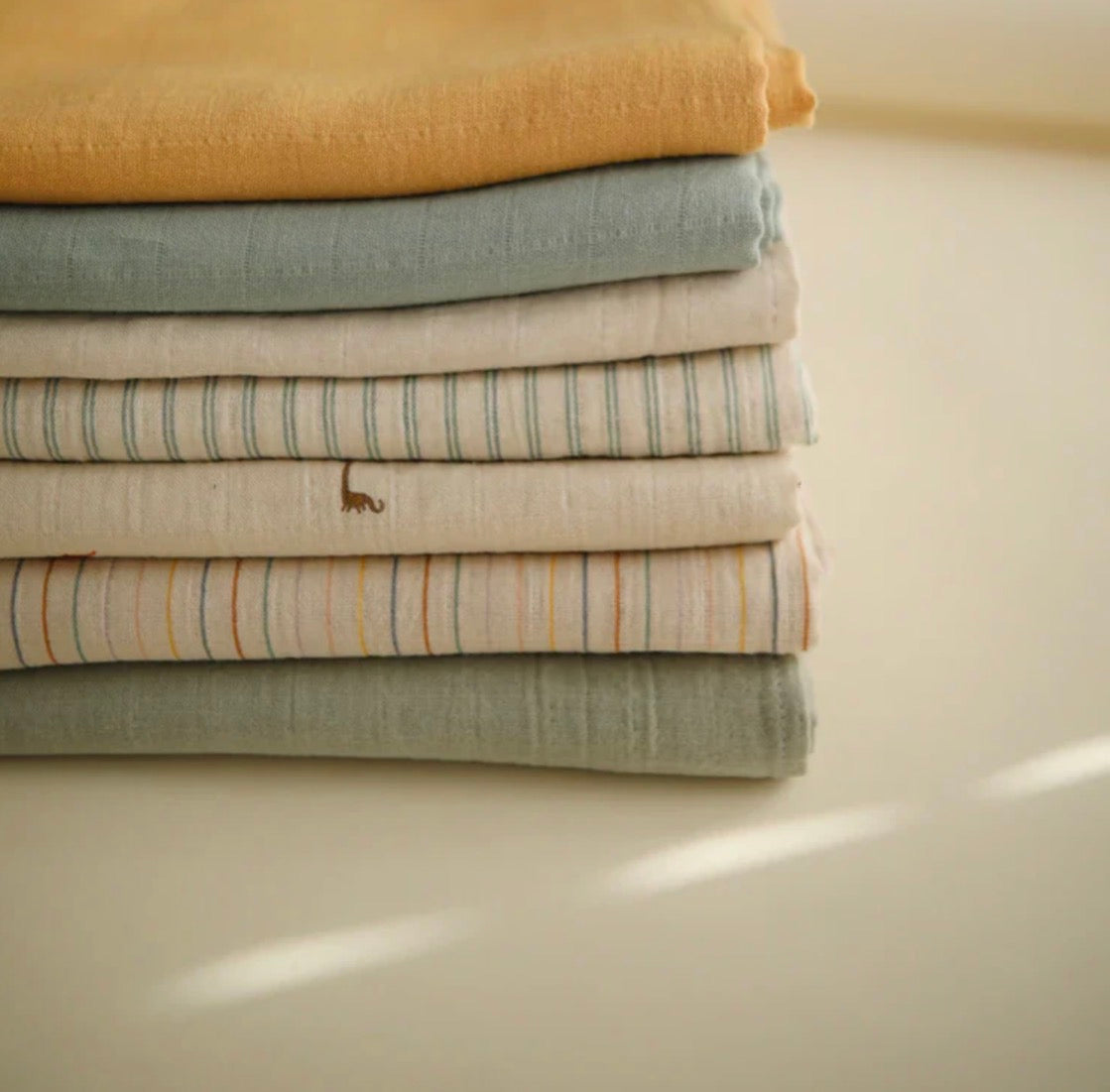 חיתול טטרה מכותנה אורגנית Mushie| פסים סייג׳