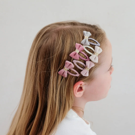 סט 5 סיכות קטנות לשיער Tinkerbell Velvet Bow Hair Clips
Mimi&Lula