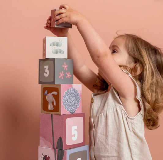 אבני בניין| פרחים ופרפרים