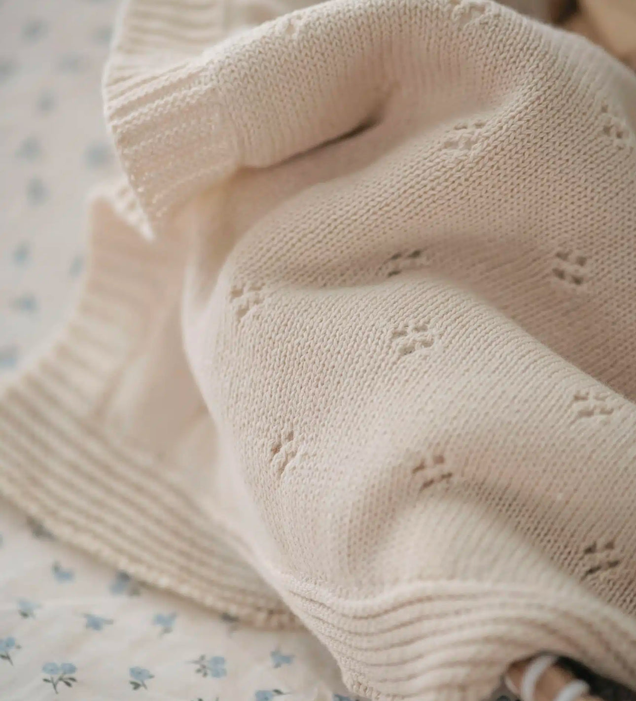 שמיכת פוינטל סרוגה| Cream Pointelle