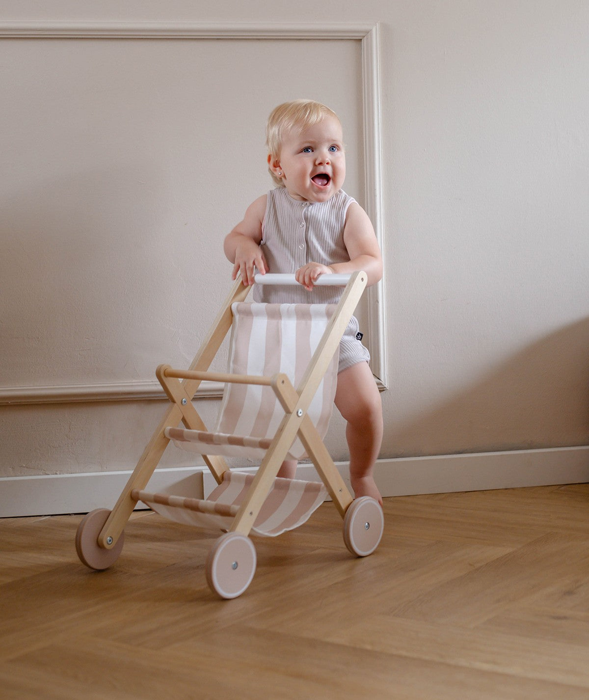 עגלת בובה מעץ| צבע ניוד