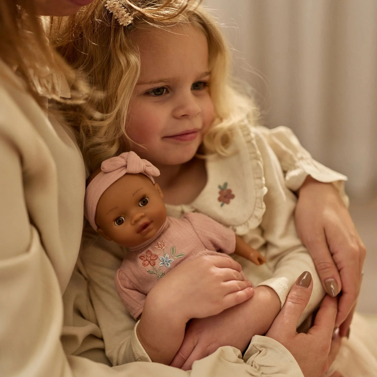 בובת תינוקת יארה Little Dutch