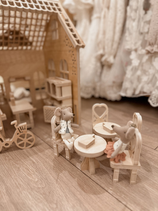 סט שולחן וכיסאות דיקורטיביים  | Trele Morele Design